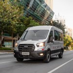 FordTransitMinibus-1