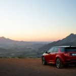 LR Discovery Sport_22MY_Visão Traseira e lateral