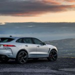 JAGUAR F-PACE SVR 22MY_Ionian Silver Com Black Pack_3