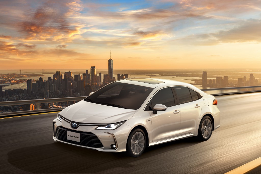 COROLLA-ALTIS-PREMIUM-HYBRID-1