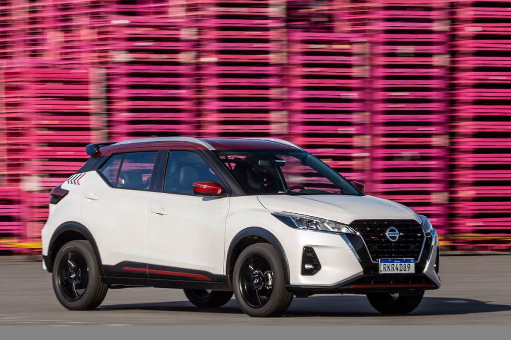 NISSAN_KICKS_XPLAY_ALTA-40-1200x800